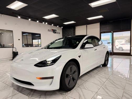 2022 Tesla Model 3 Standard Range
