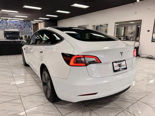 2022 Tesla Model 3 Standard Range