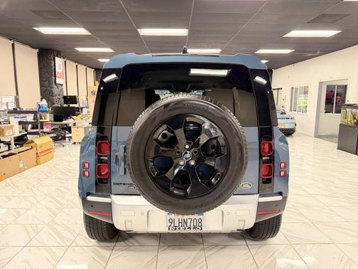 2020 Land Rover Defender 110 SE