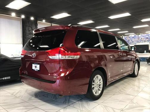 2013 Toyota Sienna XLE