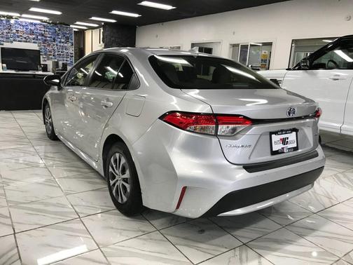 2022 Toyota Corolla Hybrid SE
