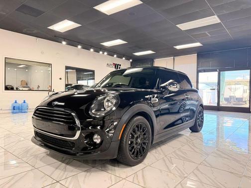 Midnight Black Metallic 2019 MINI Hardtop Cooper
