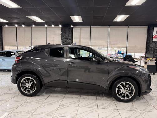 2021 Toyota C-HR LE