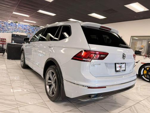 White 2018 Volkswagen Tiguan 2.0T SEL