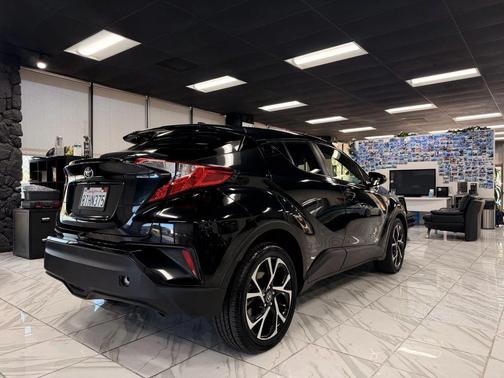 2019 Toyota C-HR XLE