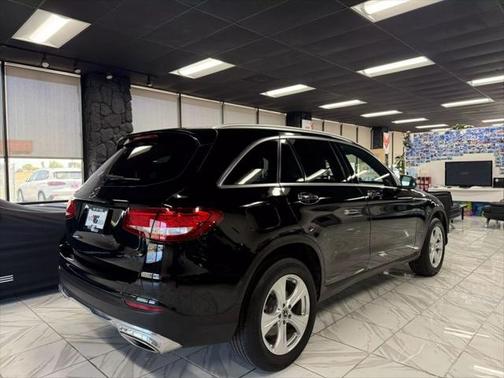 2017 Mercedes-Benz GLC 300 Base