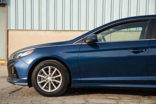 2018 Hyundai SONATA SE