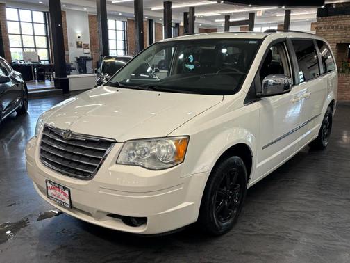 2010 Chrysler Town & Country Touring Plus