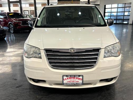 2010 Chrysler Town & Country Touring Plus