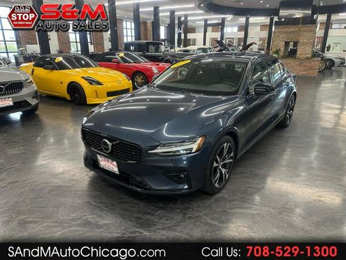 2024 Volvo S60 B5 Core Dark Theme