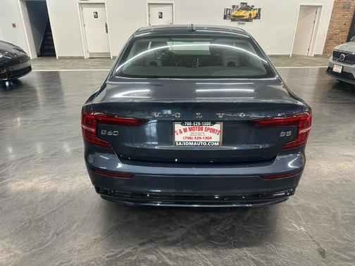 2024 Volvo S60 B5 Core Dark Theme