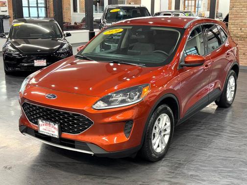 2020 Ford Escape SE