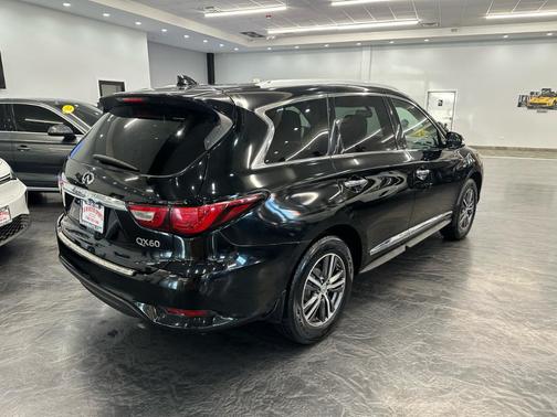 2017 INFINITI QX60 Base