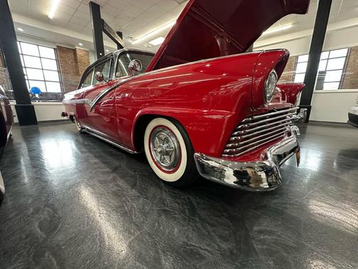 1956 Ford Fairlane 