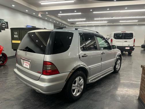 2005 Mercedes-Benz M-Class 4MATIC