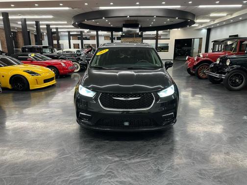 2022 Chrysler Pacifica Hybrid Touring L