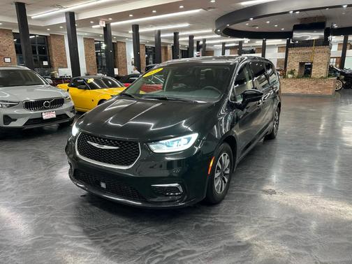 2022 Chrysler Pacifica Hybrid Touring L