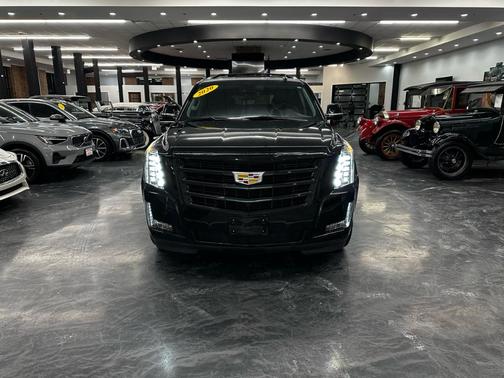 2020 Cadillac Escalade Luxury