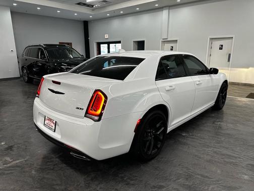 White 2023 Chrysler 300 Touring