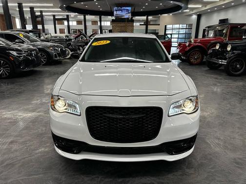 White 2023 Chrysler 300 Touring