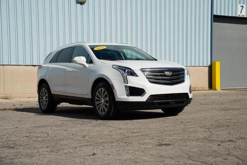 White 2019 Cadillac XT5 Luxury