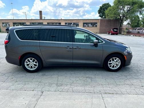 2022 Chrysler Pacifica Touring-L