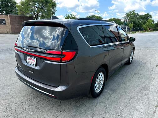 2022 Chrysler Pacifica Touring-L
