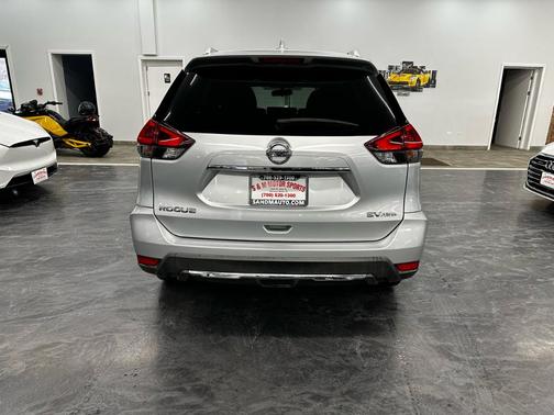 2018 Nissan Rogue SV
