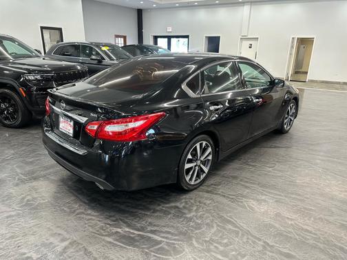 2016 Nissan Altima 2.5 SR