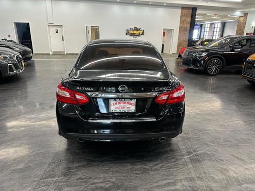 2016 Nissan Altima 2.5 SR