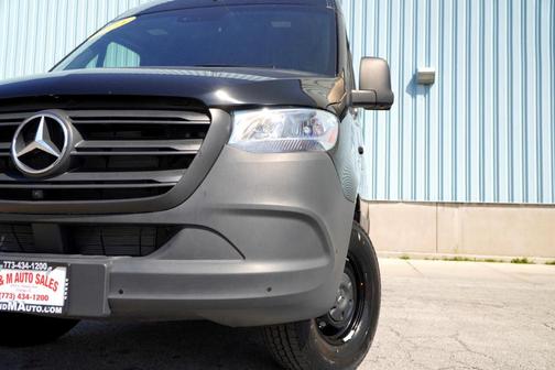 2024 Mercedes-Benz Sprinter 2500 144 WB Standard Roof Passenger