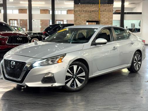 2022 Nissan Altima 2.5 SV