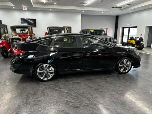 Black 2018 Honda Clarity Plug-In Hybrid Base
