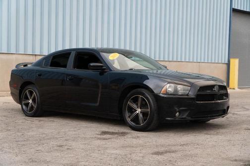Black 2013 Dodge Charger SE