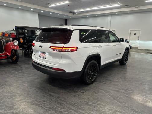 2024 Jeep Grand Cherokee L Laredo