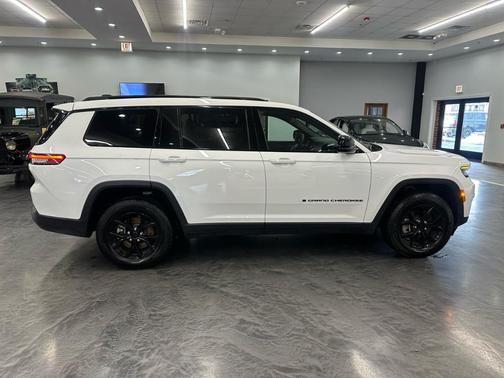2024 Jeep Grand Cherokee L Laredo