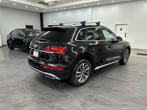 Mythos Black Metallic 2022 Audi Q5 45 S line Premium Plus