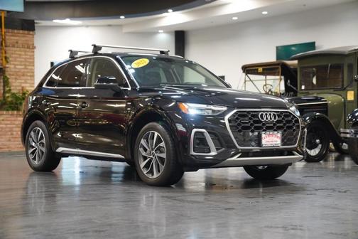 Mythos Black Metallic 2022 Audi Q5 45 S line Premium Plus
