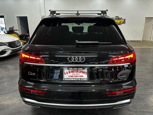 Mythos Black Metallic 2022 Audi Q5 45 S line Premium Plus