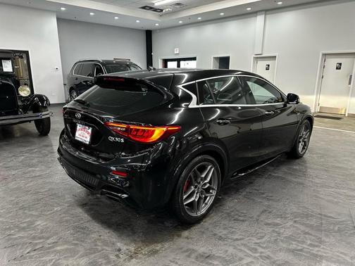 2018 INFINITI QX30 Sport