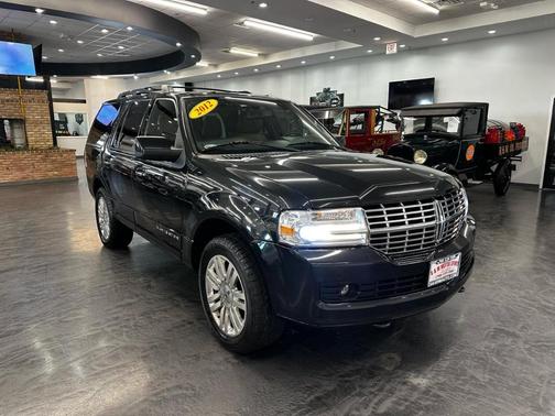 Black 2012 Lincoln Navigator Base