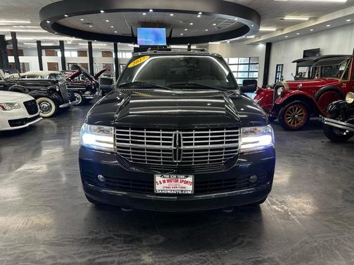 Black 2012 Lincoln Navigator Base