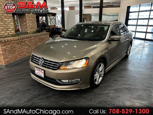 Gold 2015 Volkswagen Passat 3.6L V6 DSG SEL Premium