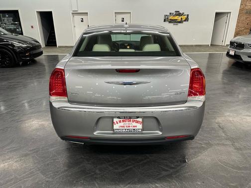 2018 Chrysler 300 Limited