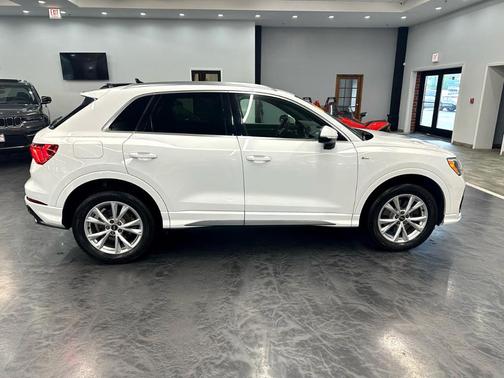 2022 Audi Q3 45 S line Premium