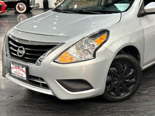 2016 Nissan Versa 1.6 SV