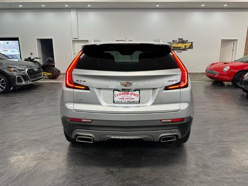 2022 Cadillac XT4 Premium Luxury