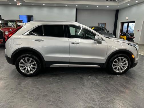 2022 Cadillac XT4 Premium Luxury