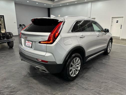2022 Cadillac XT4 Premium Luxury