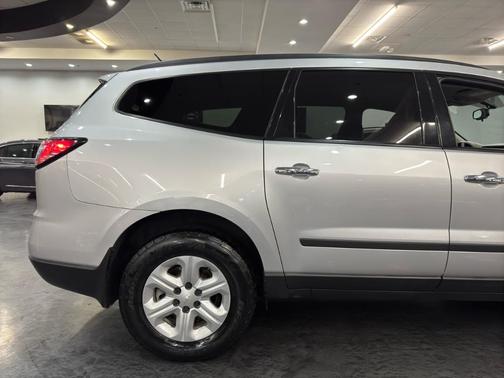 2017 Chevrolet Traverse LS